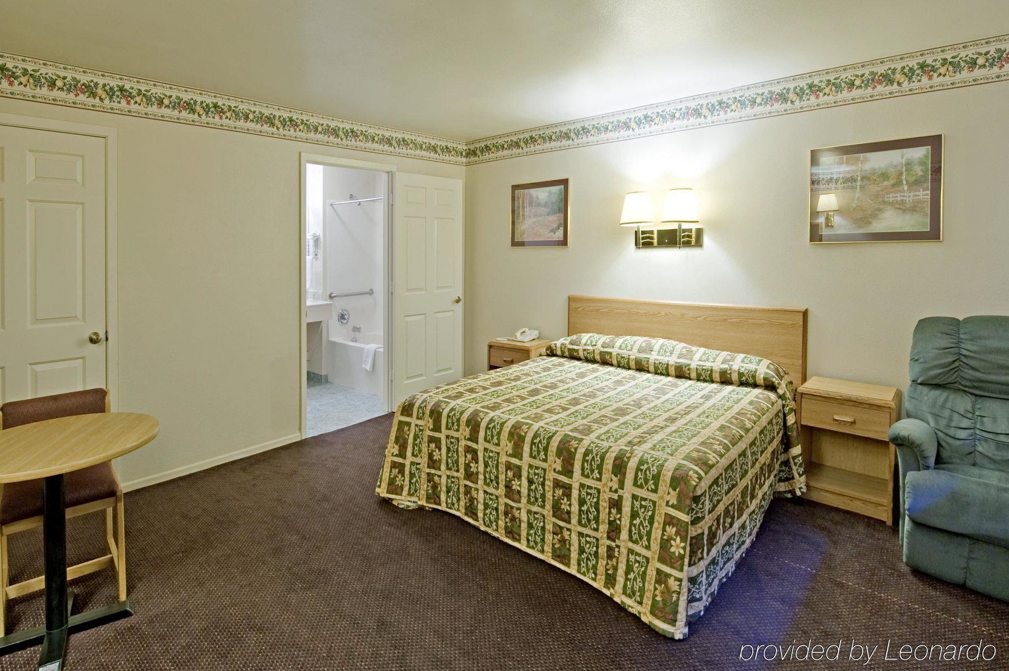Americas Best Value Inn Mckinney Room photo